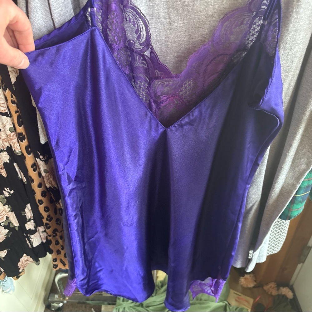 Vintage Victoria's Secret Gold Label Purple Satin Lace Slip Size Large - Picture 3 of 5